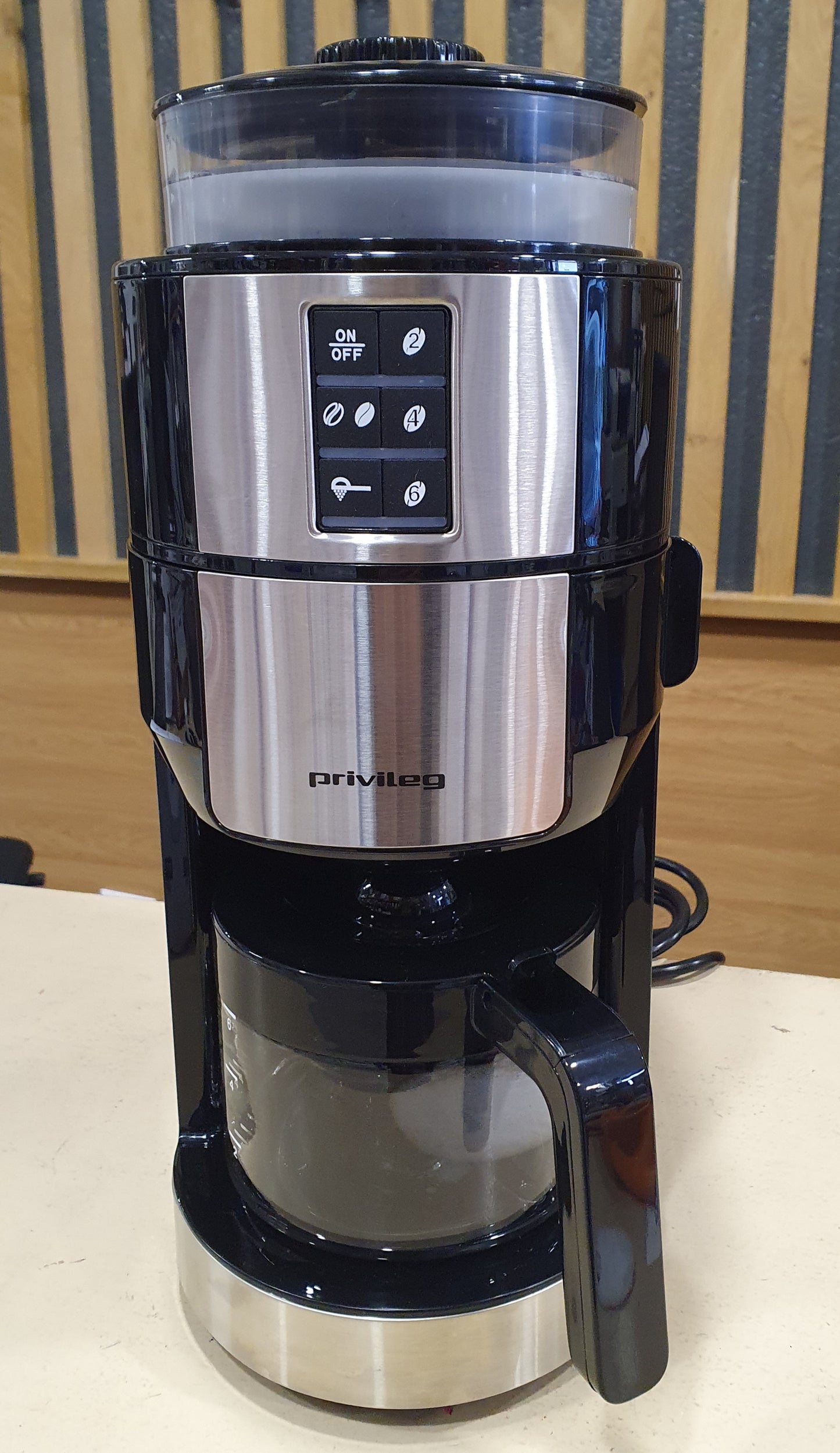 Máquina de Café Aut. |CM1121-GS|820W - Privileg