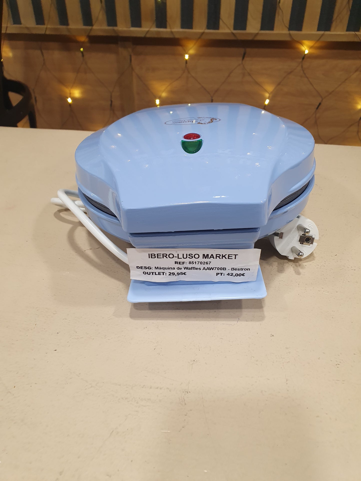 Máquina de Waffles AAW700B /700W - Bestron