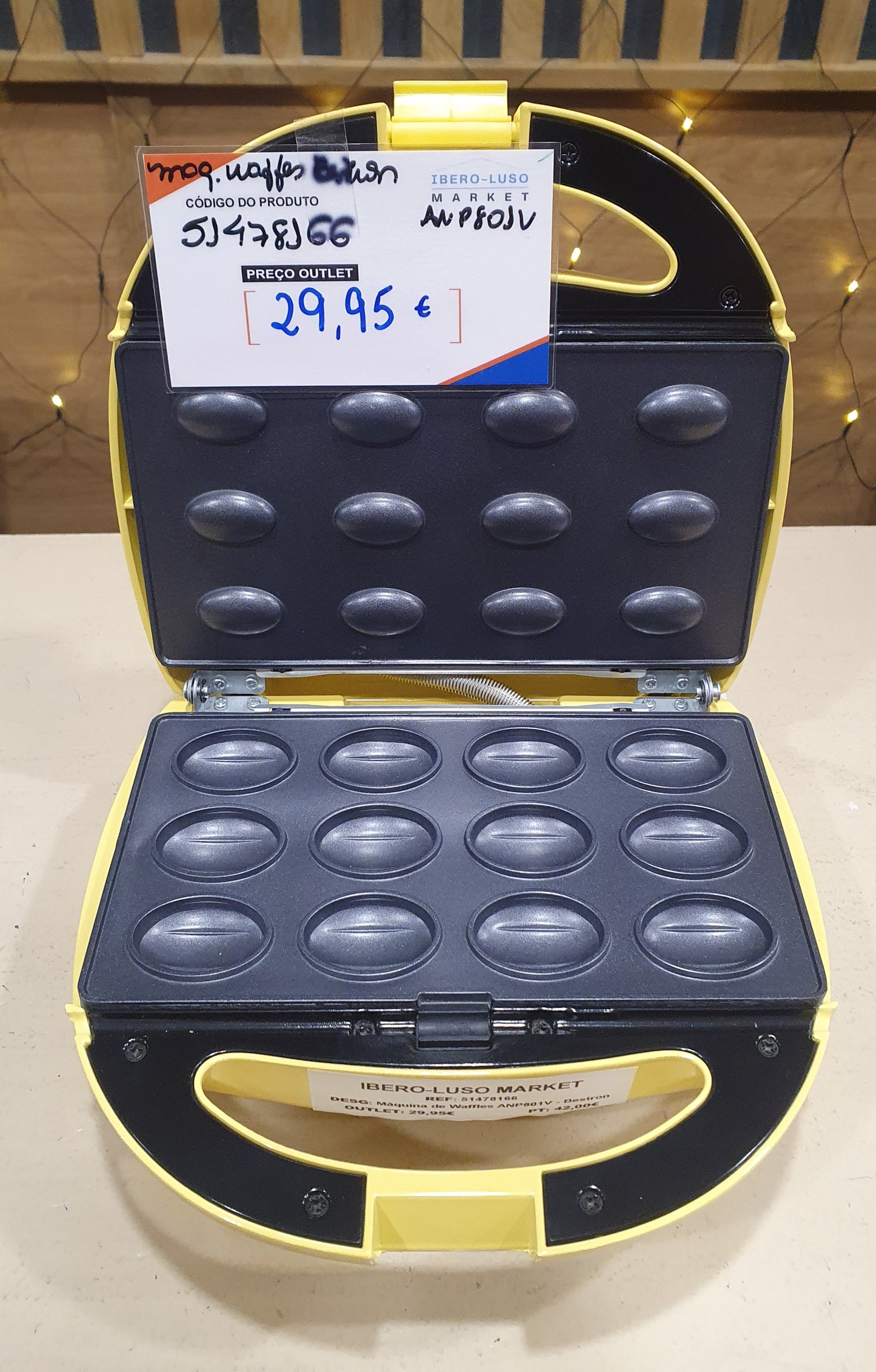 Máquina de Waffles ANP801V / 850W - Bestron