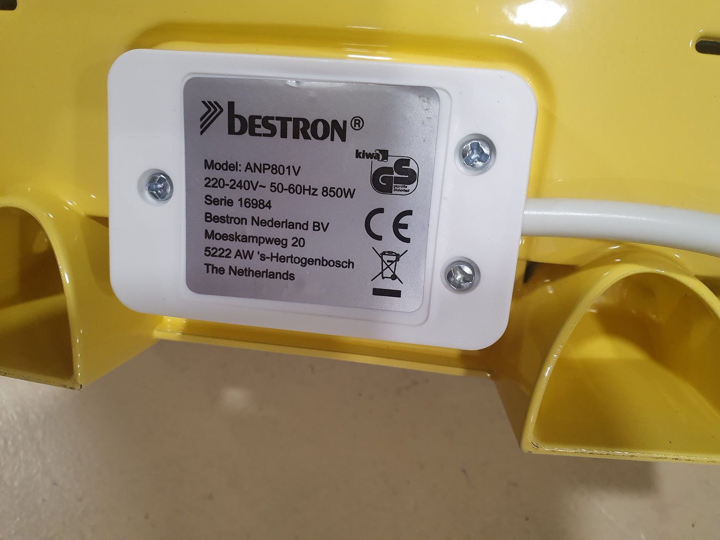 Máquina de Waffles ANP801V / 850W - Bestron