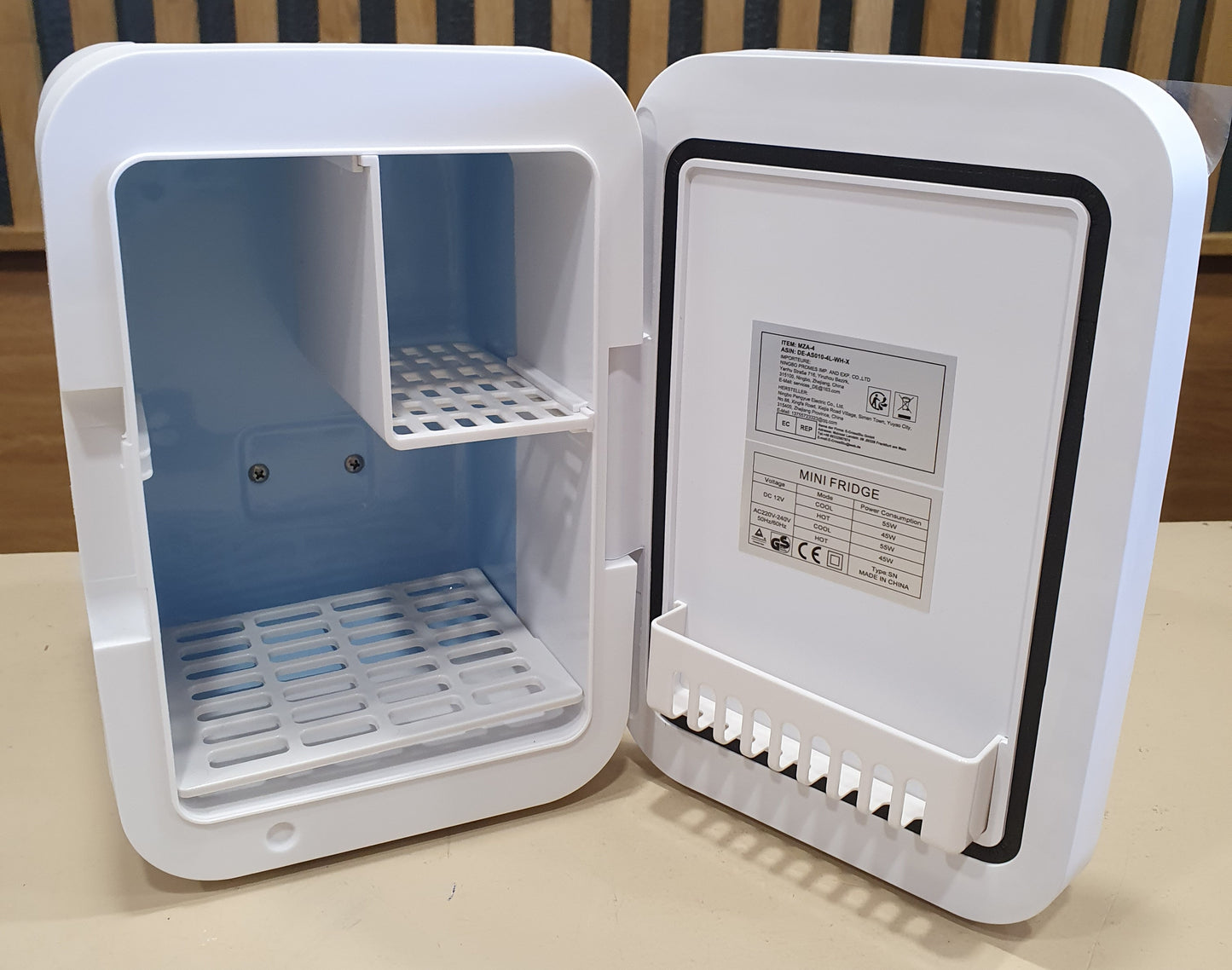 Mini Frigorifico Branco com espelho LED 220AC/12V  - YASHE