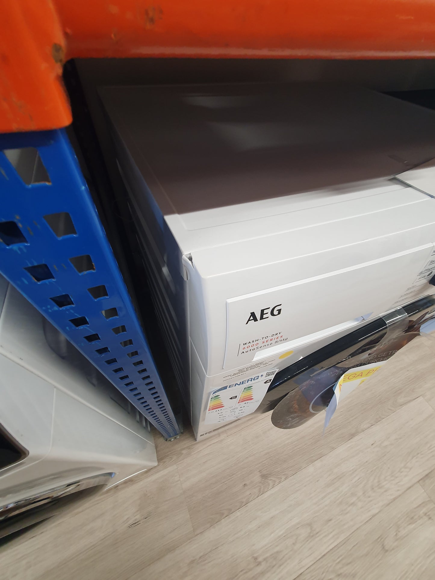 Máquina de Lavar e Secar Roupa LWK6A50680 8Kg/4Kg - AEG