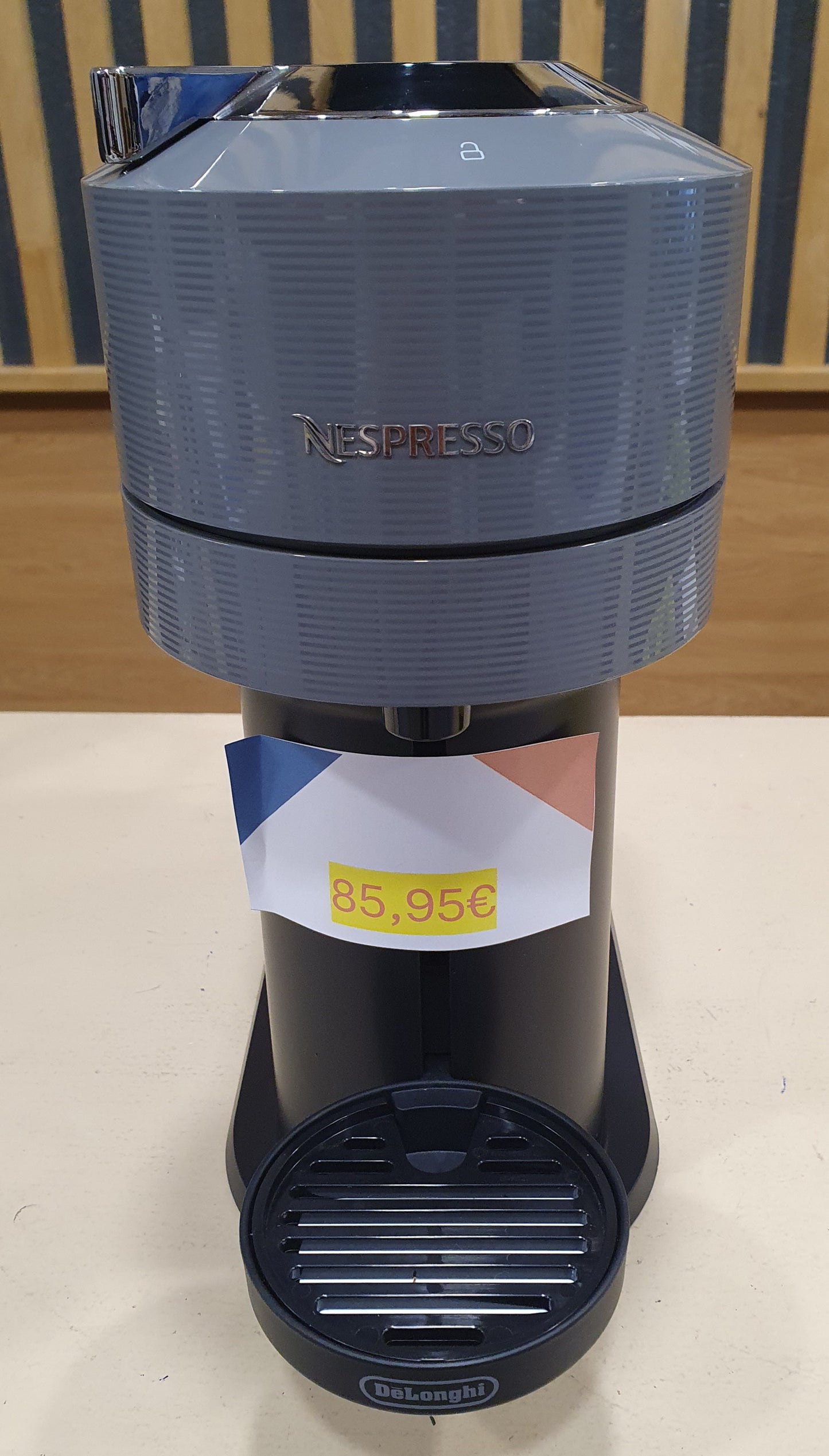 Máquina de Café Nespresso Vertuo Next ENV120GY - Delonghi