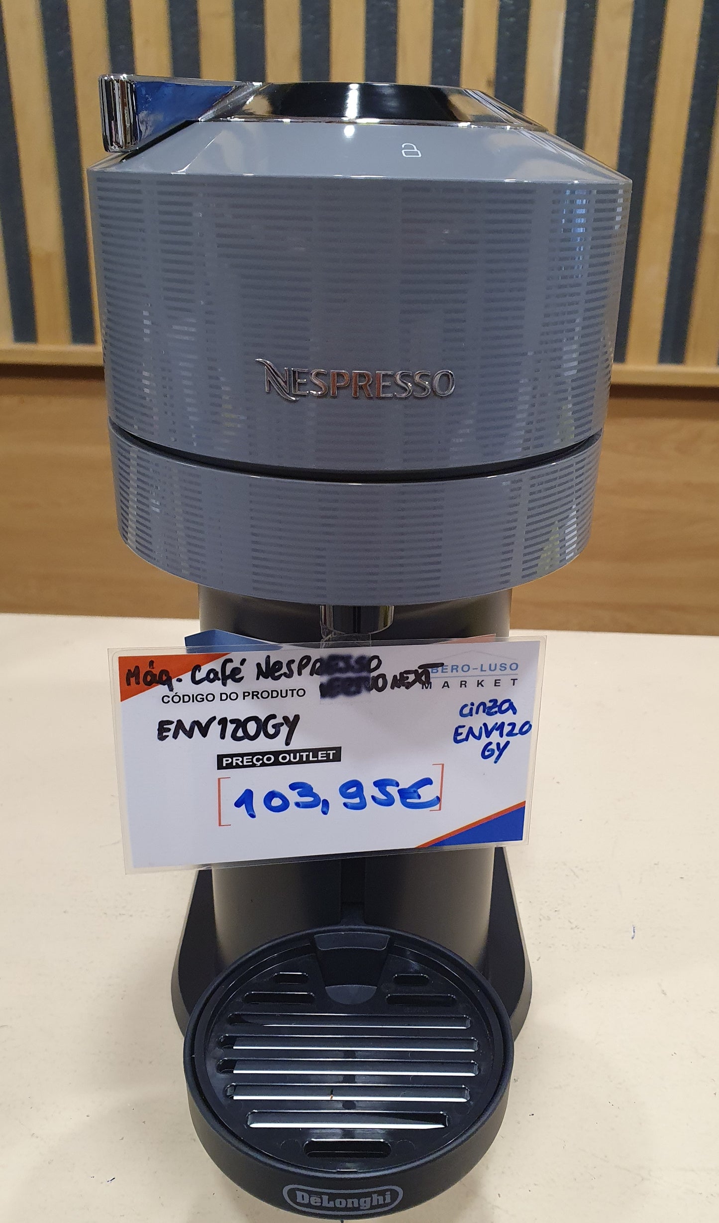 Máquina de Café Nespresso Vertuo Next ENV120GY - Delonghi