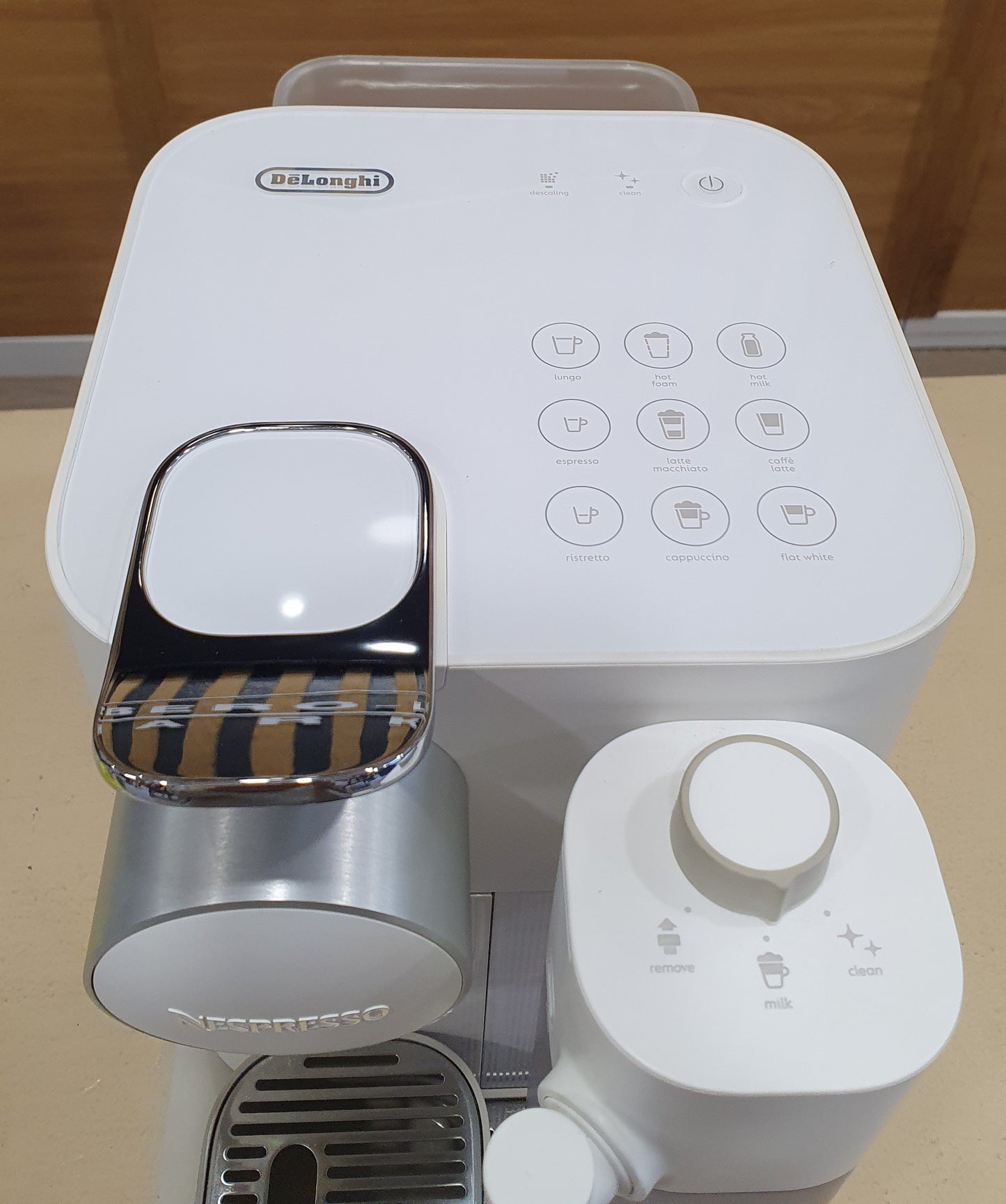 Máquina de Café de cápsulas Gran Lattissima EN650.W - De´Longhi