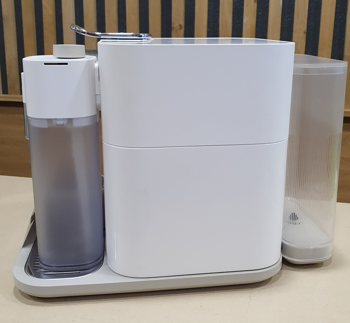 Máquina de Café de cápsulas Gran Lattissima EN650.W - De´Longhi