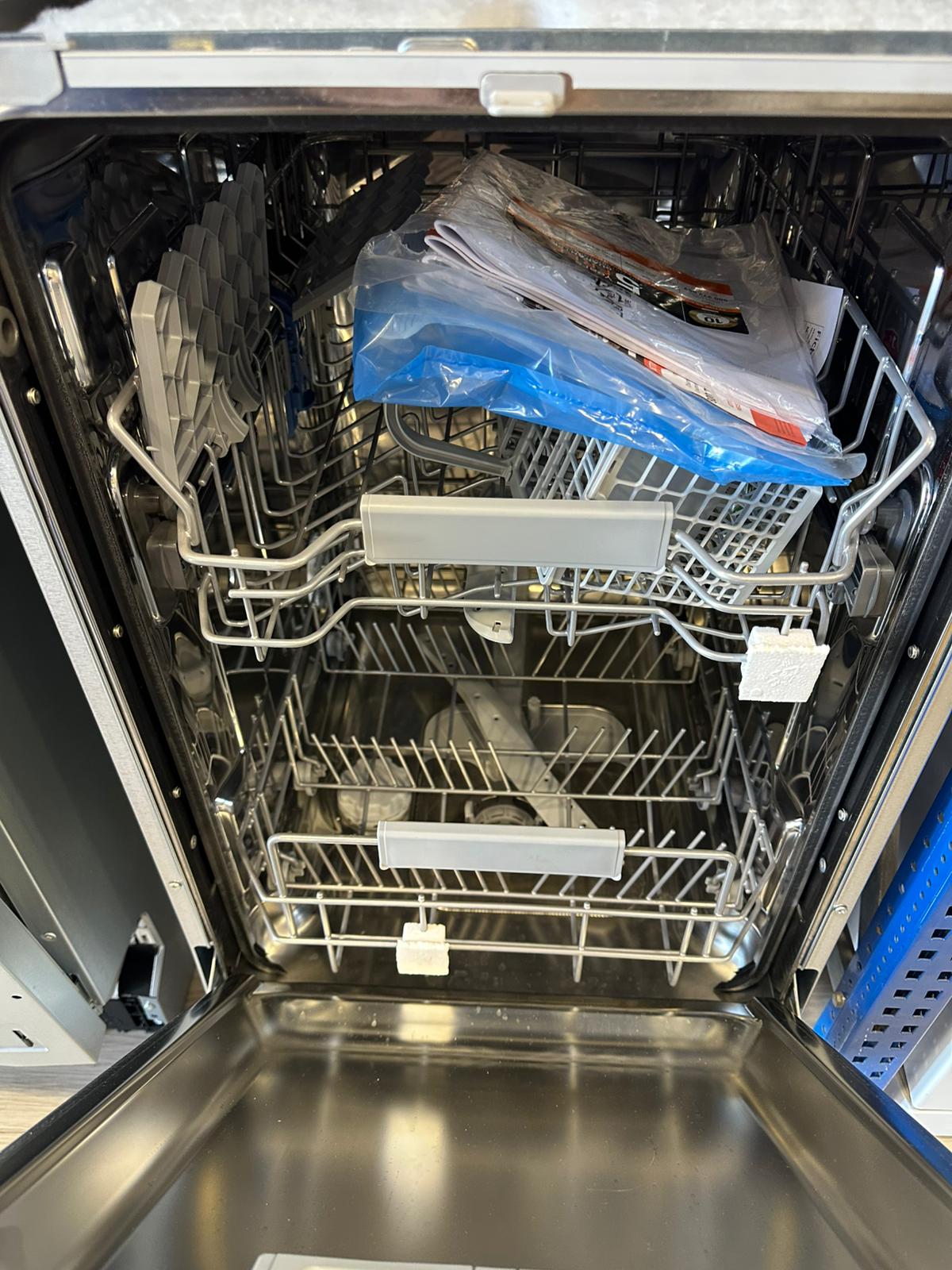 Máquina de Lavar Loiça de Encastrar IDI SC319M - Indesit