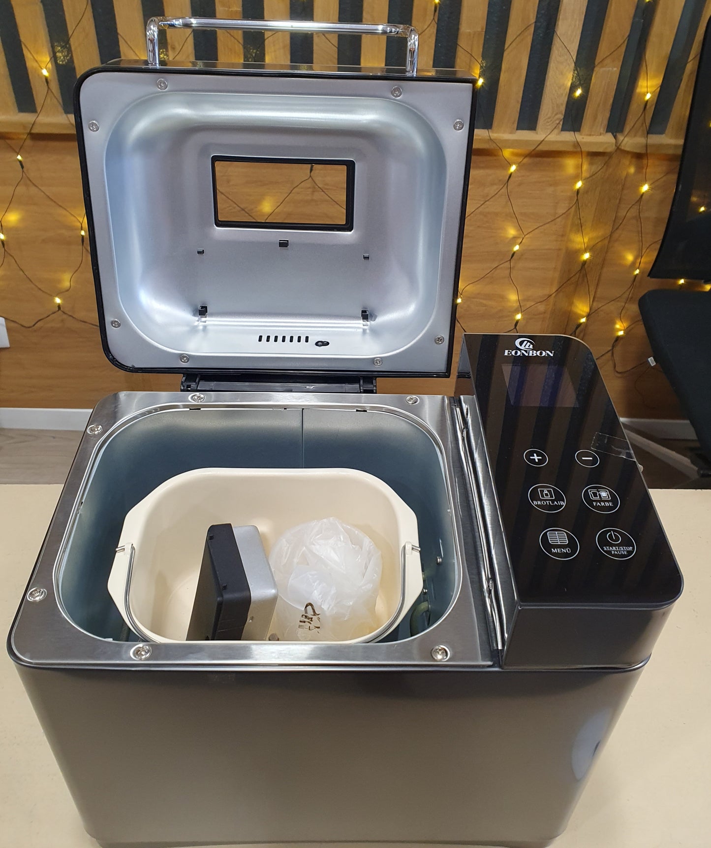 Máquina de fazer Pão MBF-010-710W  - EONBON