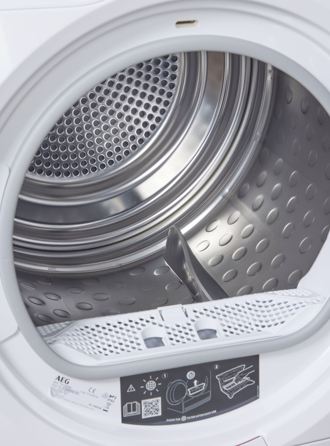 Máquina de Secar Roupa - TR 7 T 60580 8KG BOMBA CALOR - AEG