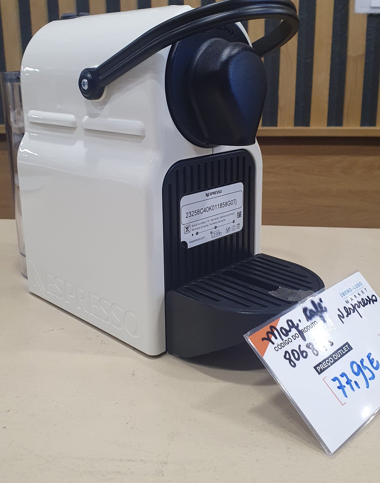 Máquina de Café - Nespresso Inissia XN1001 - Krups