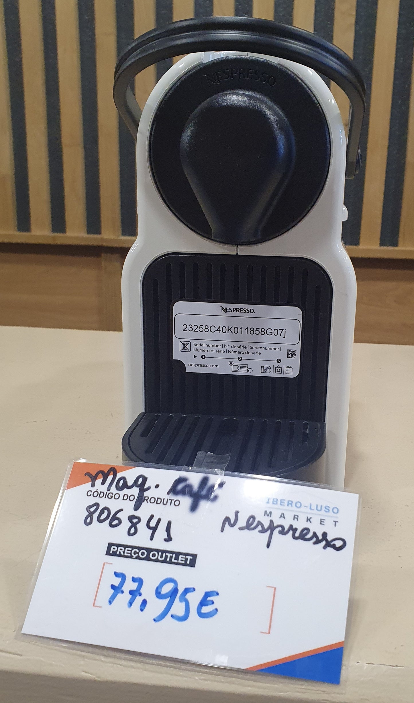 Máquina de Café - Nespresso Inissia XN1001 - Krups