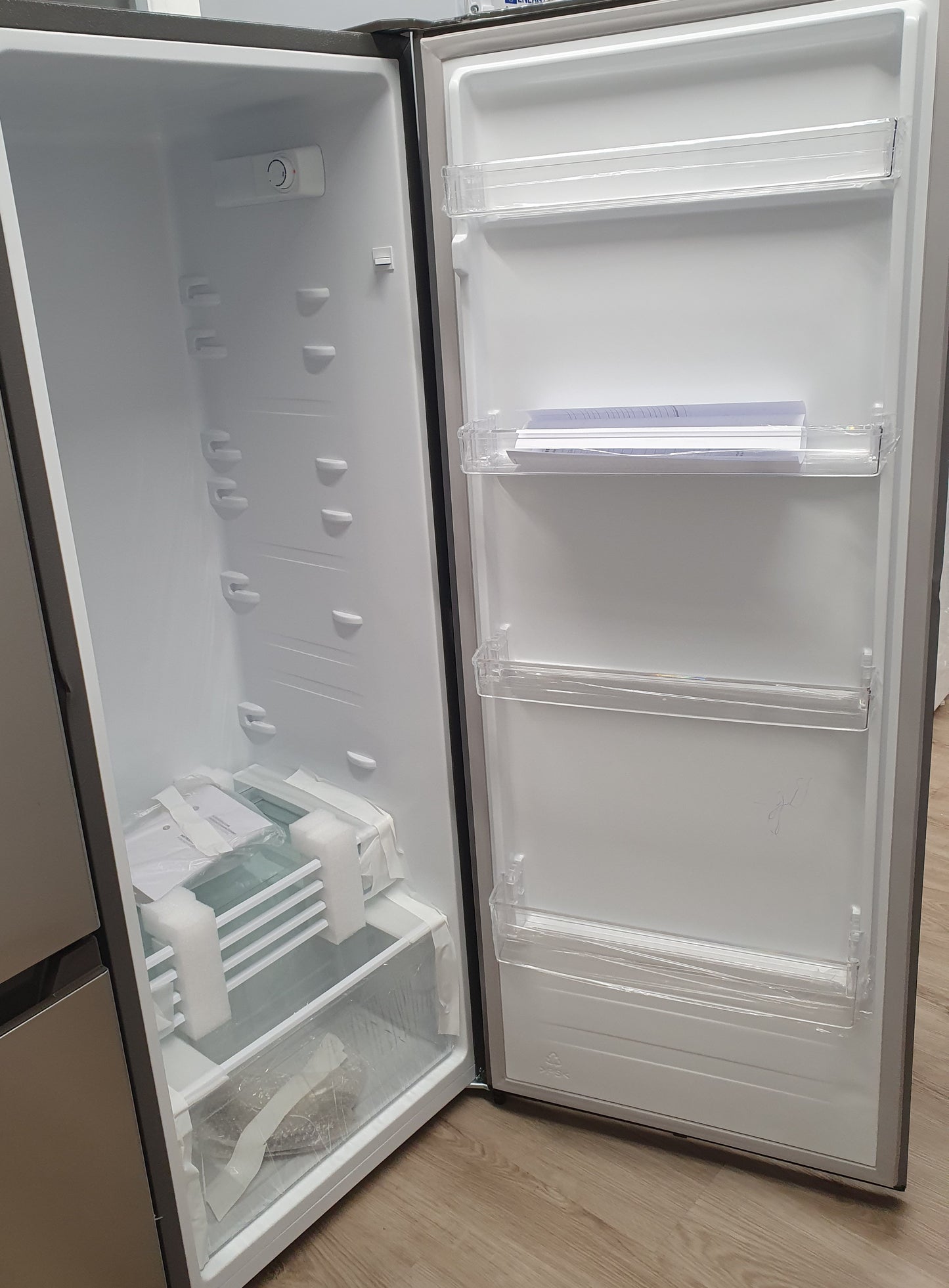 Frigorifico R 4142 PS/ Altura 143,4 cm/ 242 L Prata - GORENJE