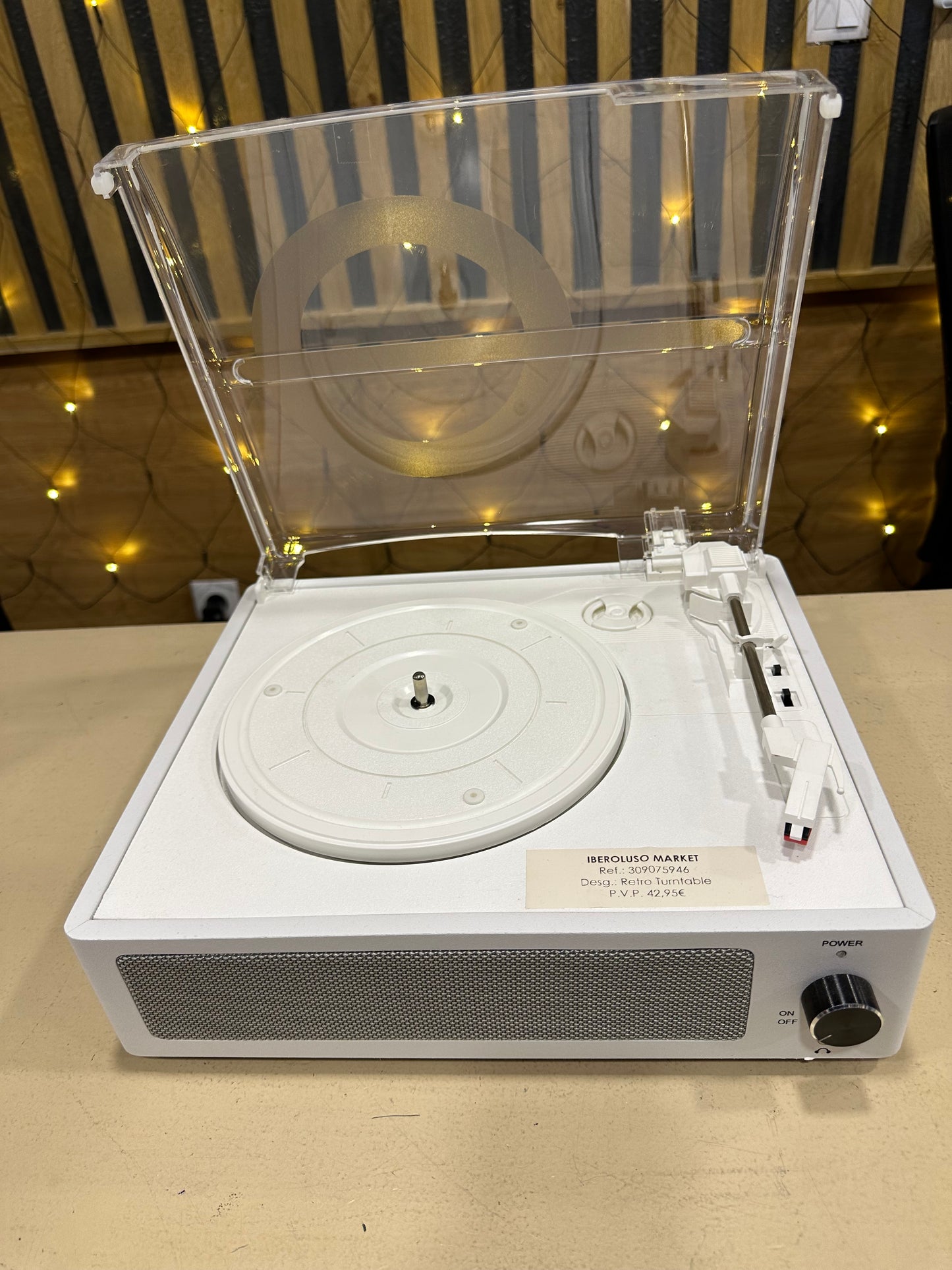 Gira Discos Retro Vintage R608 - Turntable