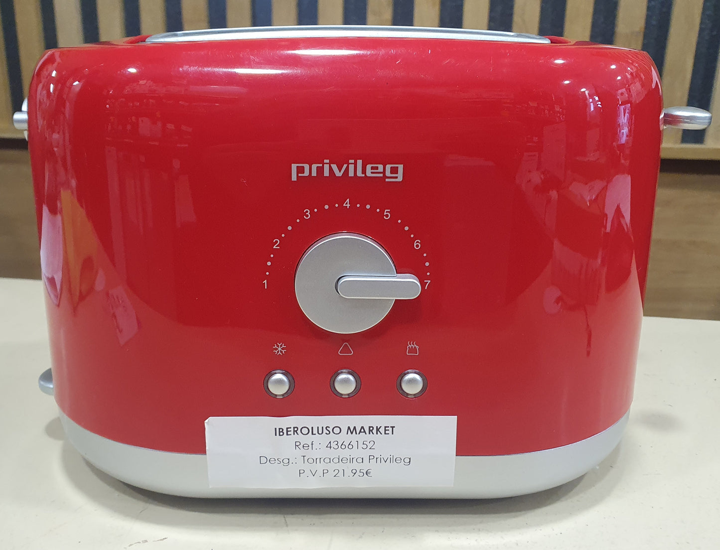 Torradeira  PT2870RPH vermelha 870W  - Privileg